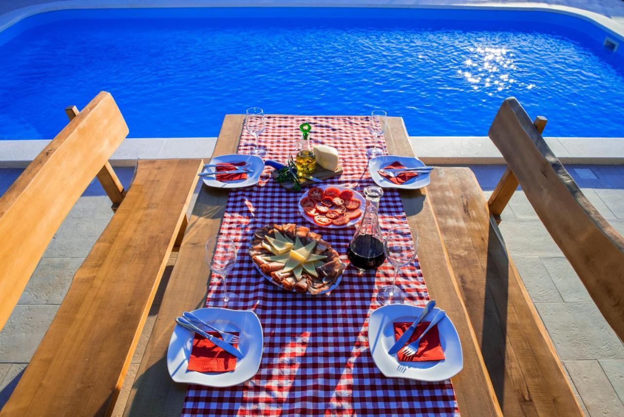 Villa Terra With Heated Pool Marina Εξωτερικό φωτογραφία