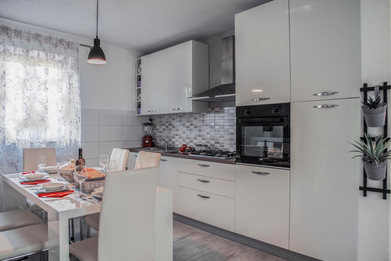 Villa Terra With Heated Pool Marina Εξωτερικό φωτογραφία