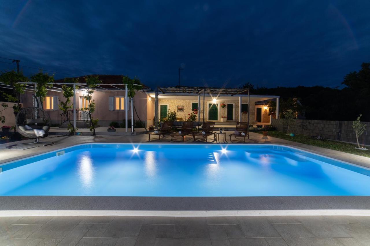 Villa Terra With Heated Pool Marina Εξωτερικό φωτογραφία