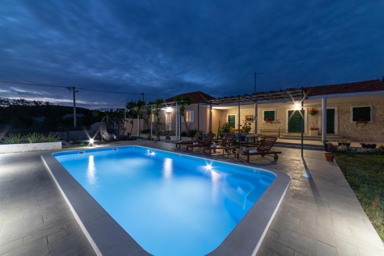 Villa Terra With Heated Pool Marina Εξωτερικό φωτογραφία