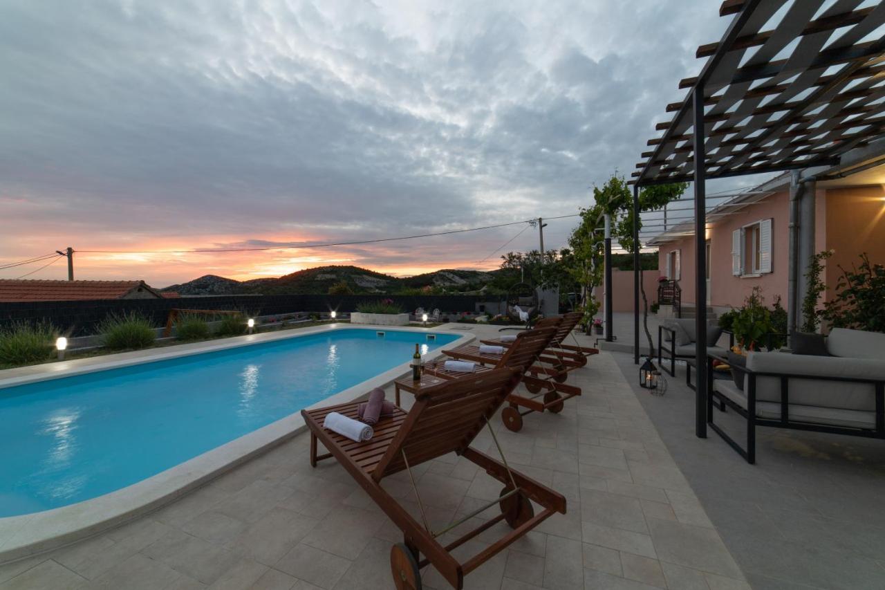 Villa Terra With Heated Pool Marina Εξωτερικό φωτογραφία