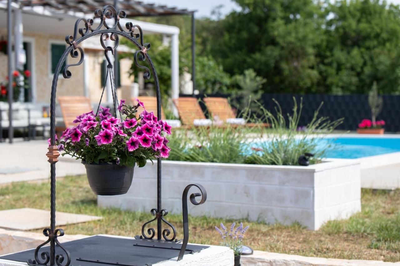 Villa Terra With Heated Pool Marina Εξωτερικό φωτογραφία