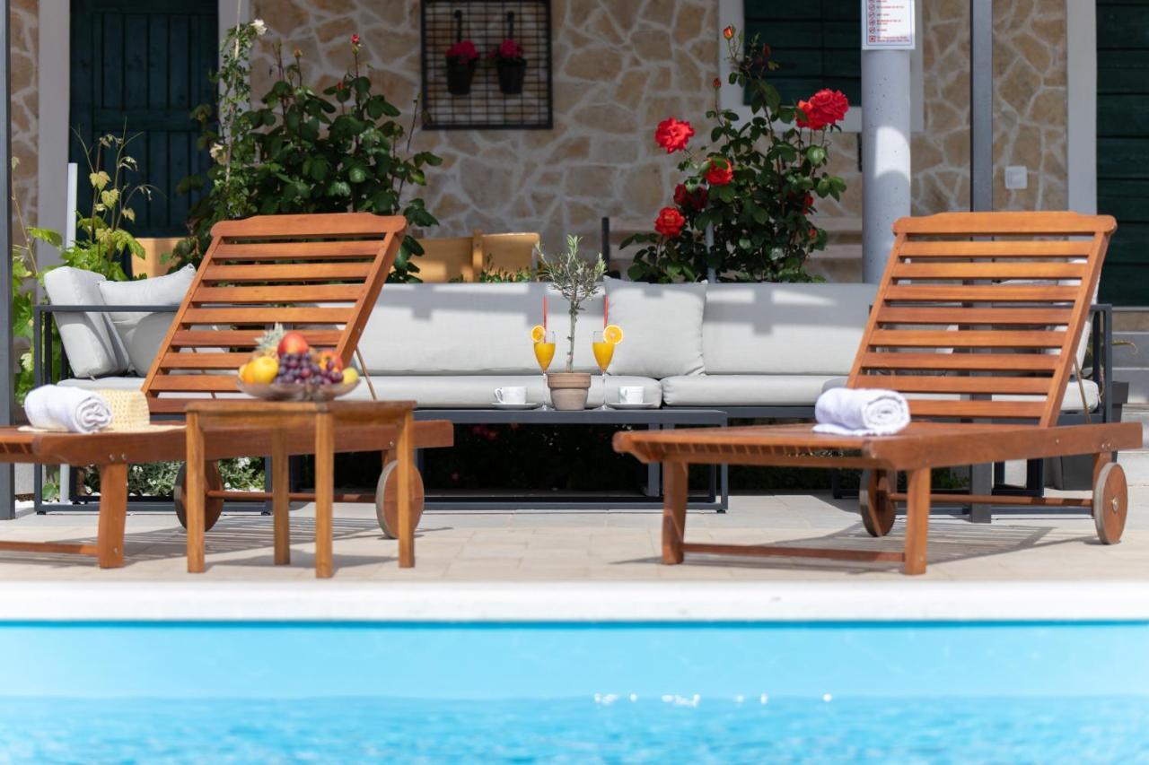 Villa Terra With Heated Pool Marina Εξωτερικό φωτογραφία