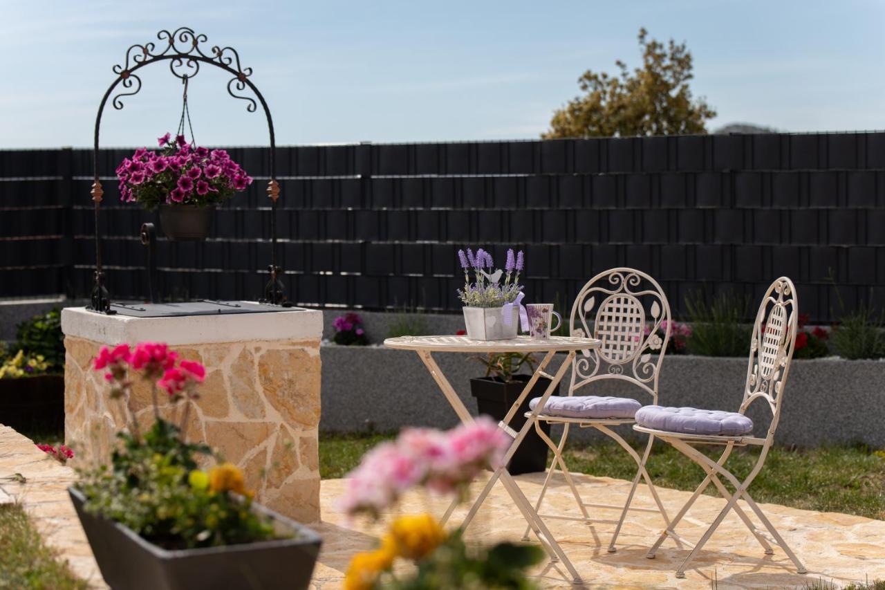 Villa Terra With Heated Pool Marina Εξωτερικό φωτογραφία