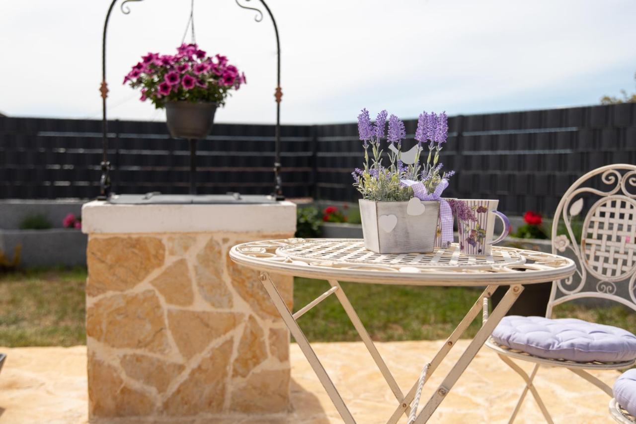 Villa Terra With Heated Pool Marina Εξωτερικό φωτογραφία