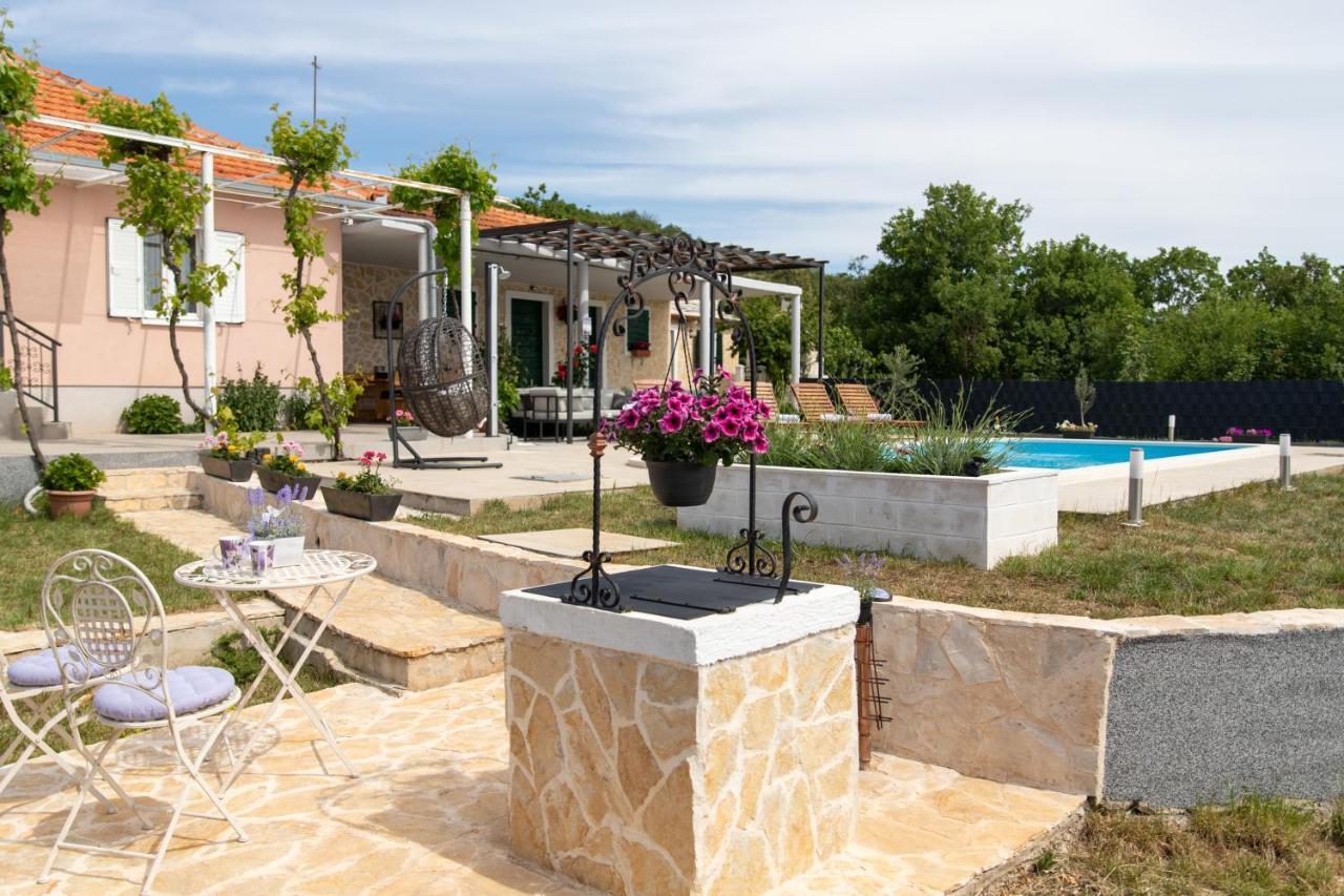 Villa Terra With Heated Pool Marina Εξωτερικό φωτογραφία