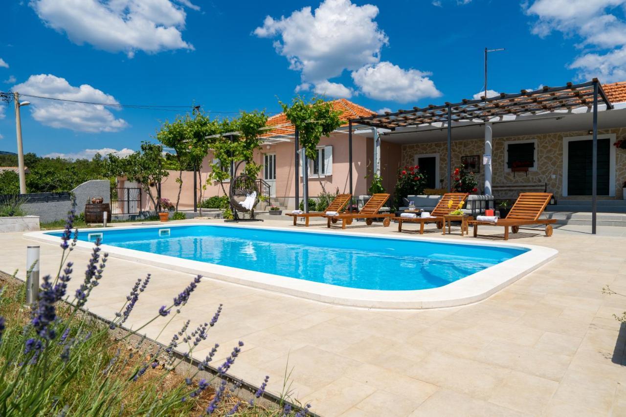 Villa Terra With Heated Pool Marina Εξωτερικό φωτογραφία