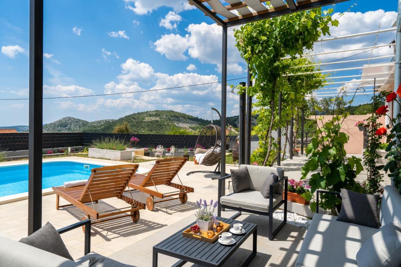 Villa Terra With Heated Pool Marina Εξωτερικό φωτογραφία