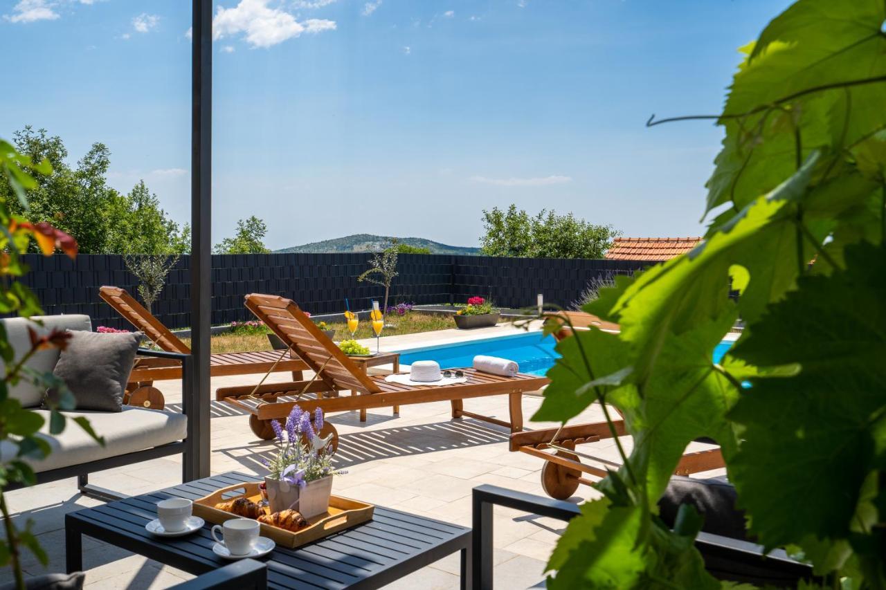 Villa Terra With Heated Pool Marina Εξωτερικό φωτογραφία