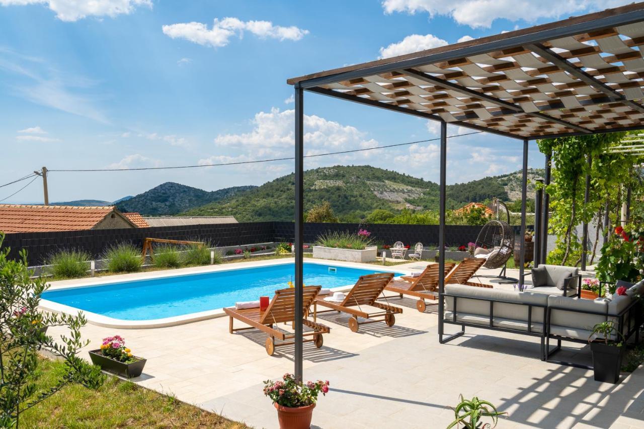 Villa Terra With Heated Pool Marina Εξωτερικό φωτογραφία