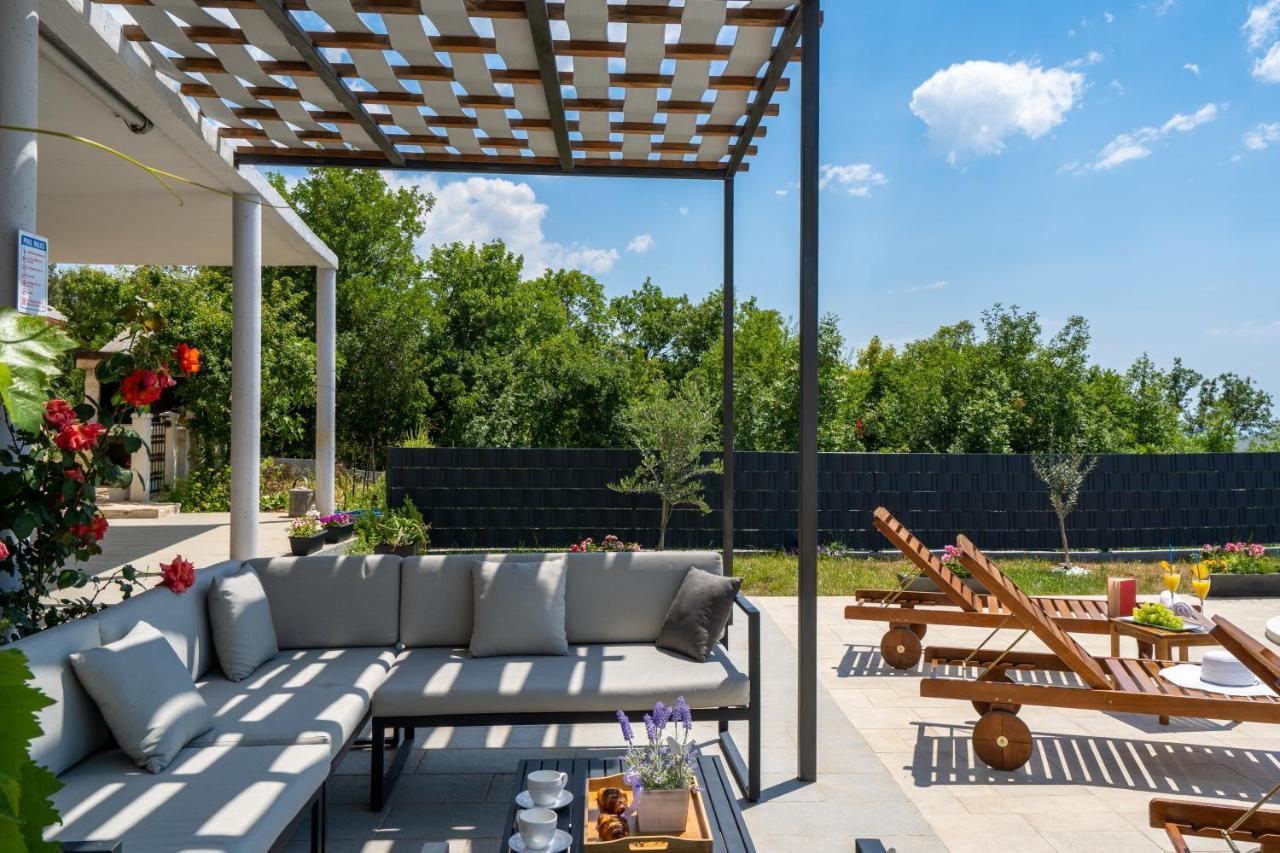 Villa Terra With Heated Pool Marina Εξωτερικό φωτογραφία