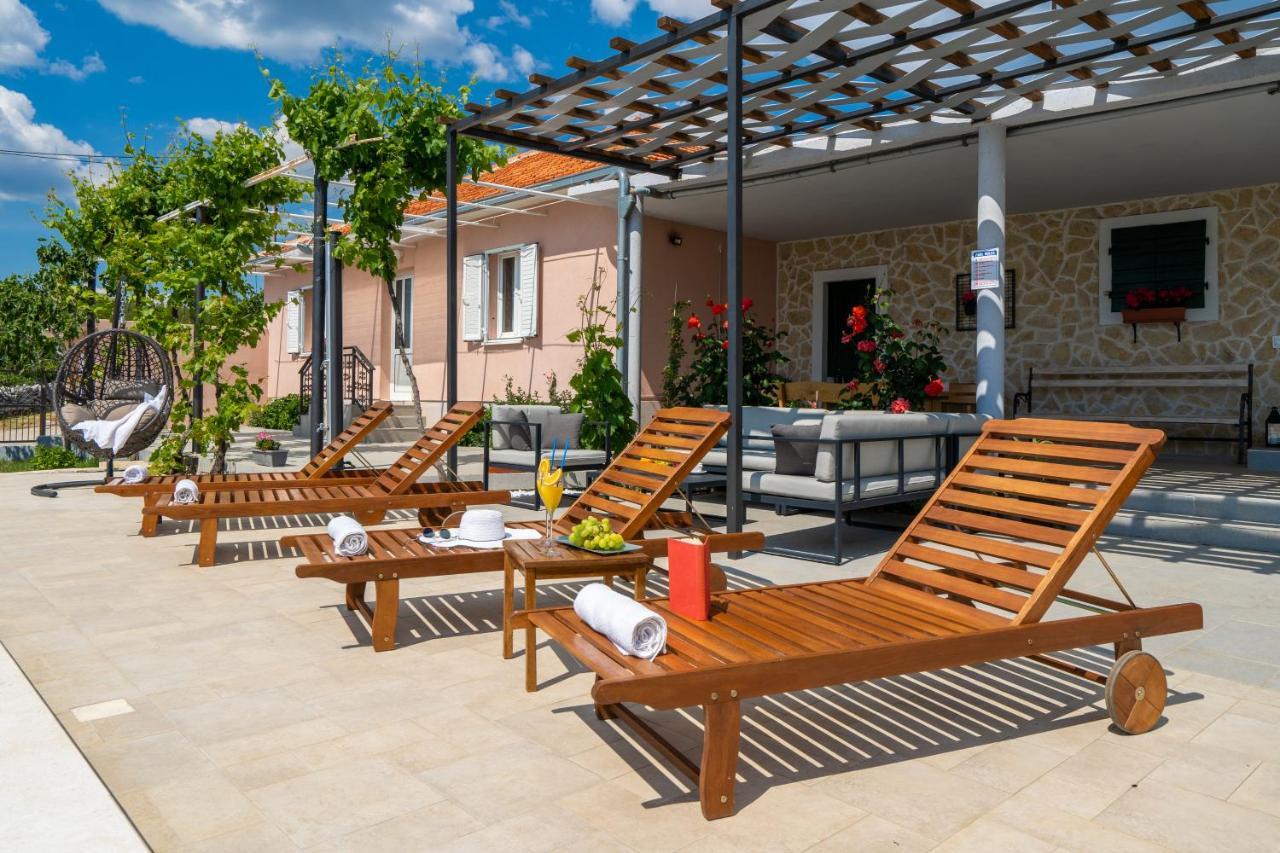 Villa Terra With Heated Pool Marina Εξωτερικό φωτογραφία