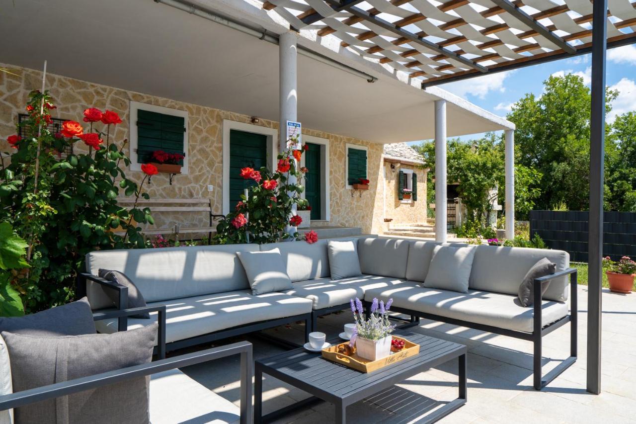 Villa Terra With Heated Pool Marina Εξωτερικό φωτογραφία