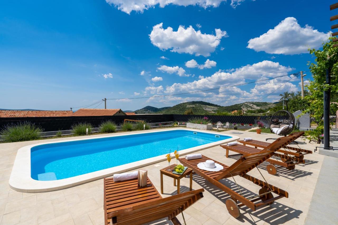 Villa Terra With Heated Pool Marina Εξωτερικό φωτογραφία