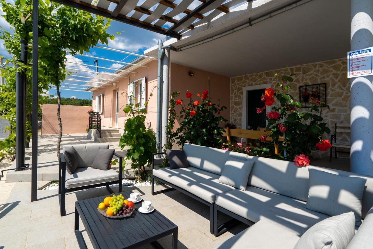 Villa Terra With Heated Pool Marina Εξωτερικό φωτογραφία