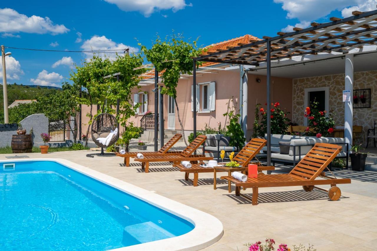 Villa Terra With Heated Pool Marina Εξωτερικό φωτογραφία