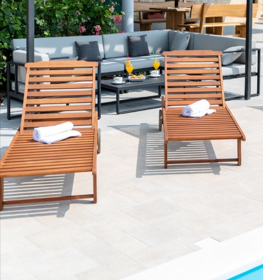 Villa Terra With Heated Pool Marina Εξωτερικό φωτογραφία